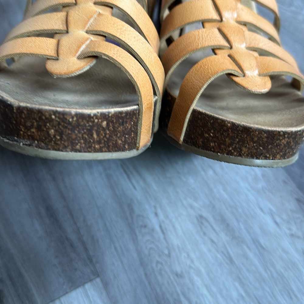 Blowfish Women’s 7.5 Platform Sandals - Picture 5 of 12